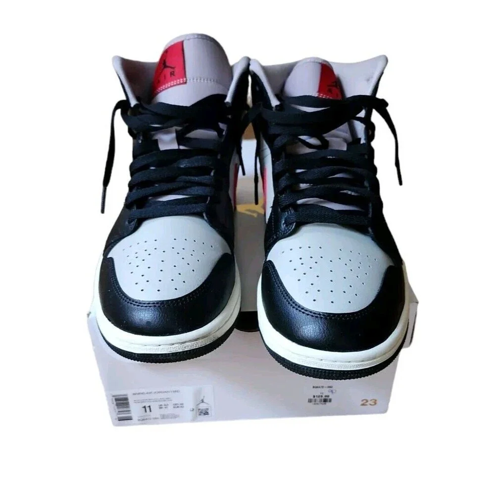 Nike Air Jordan Sneakers Women's Size 11 Black Gray Red 1 Mid College Classic